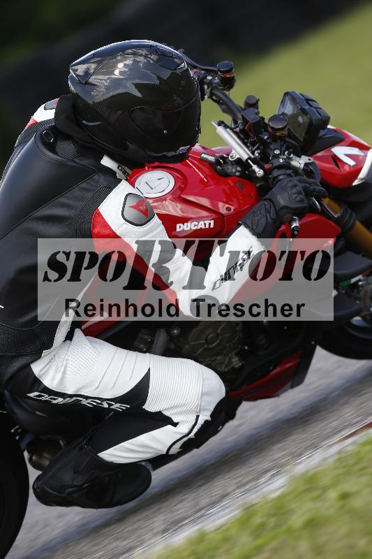 /Archiv-2024/29 12.06.2024 MOTO.CH Track Day ADR/Gruppe blau/71